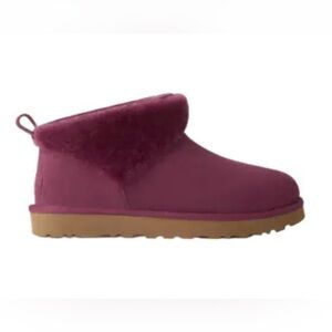 UGG W Classic Ultra Mini SnugScape size 7 in Plum Color